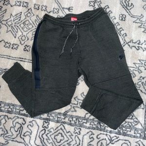 Men’s Nike Tech Fleece Joggers size XL in Olive